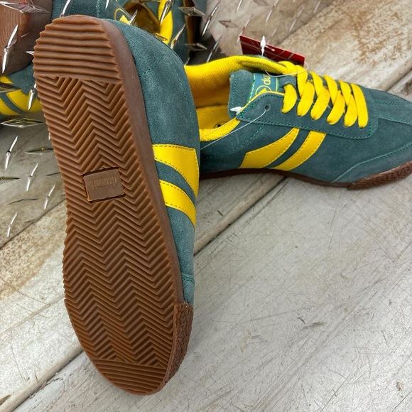 BNIB Dunnit Suede Green/Yellow, womens 6-8US! - Picture 3 of 3